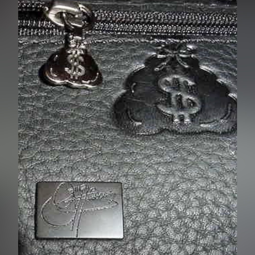 New Old Stock Kiss Gene Simmons BLACK LEATHER Moneybag Duffle Bag - Original Box - Picture 13 of 17